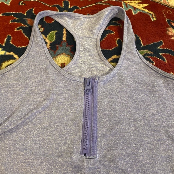 Lululemon purple zipper CRB Tank size 6 - Picture 3 of 6
